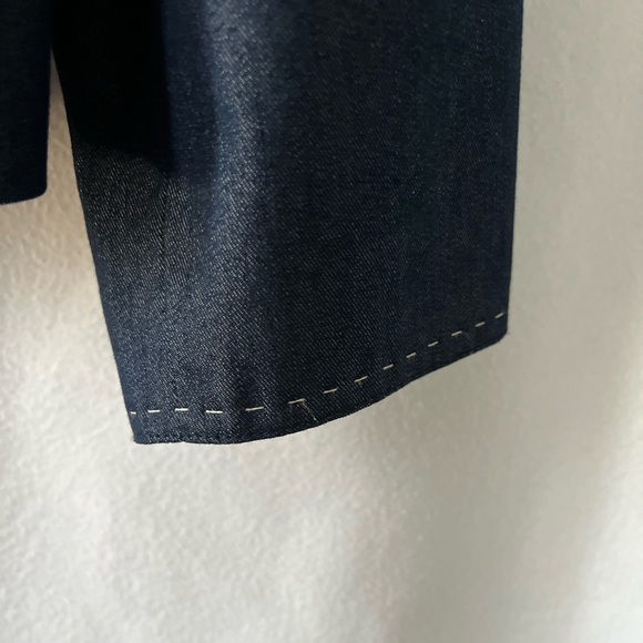 I.e. Woman’s Size 20W Denim Blue Blazer with white whipped Stitching. - Picture 11 of 13